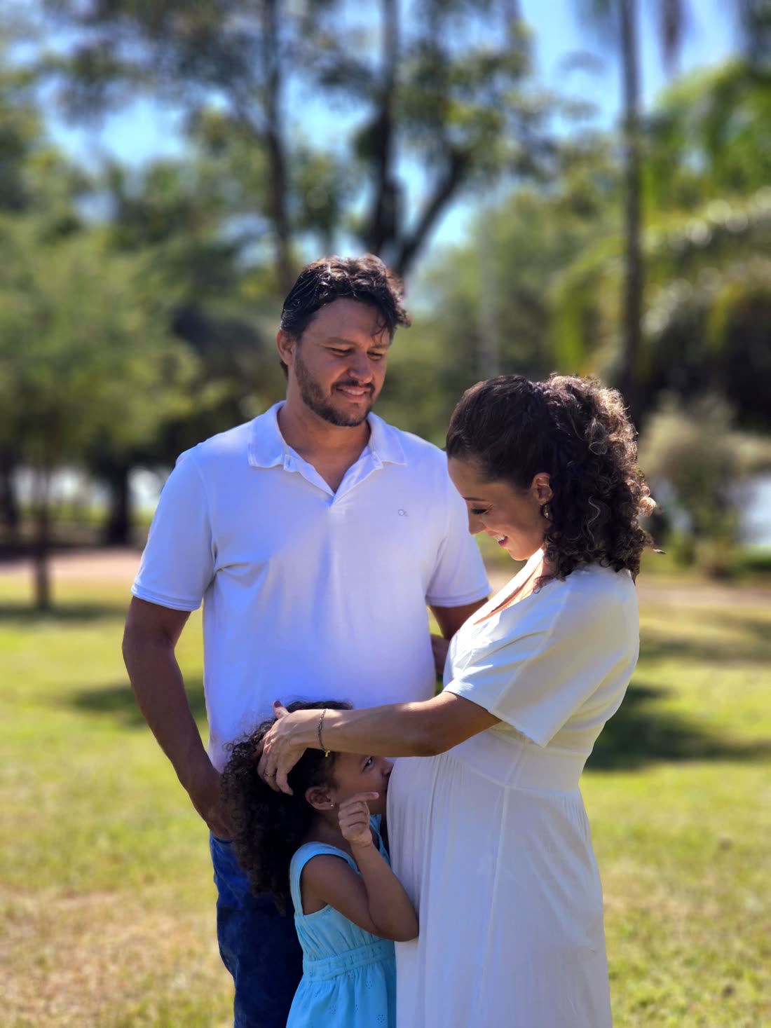 Família em ensaio gestante no parque